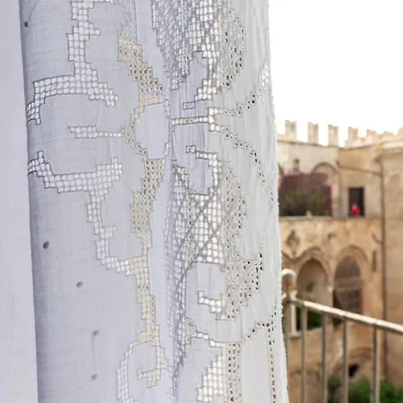 Apartment Ajutamicristo Domus By Domusicily Palermo