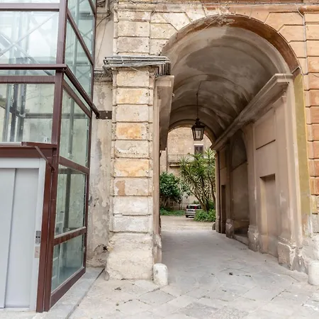 Ajutamicristo Domus By Domusicily Apartment