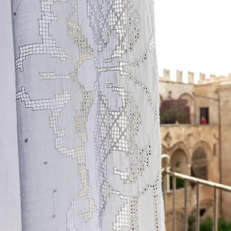 Ajutamicristo Domus By Domusicily * Palermo