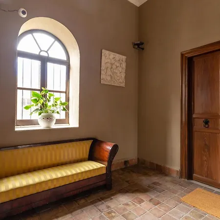 Apartament Ajutamicristo Domus By Domusicily