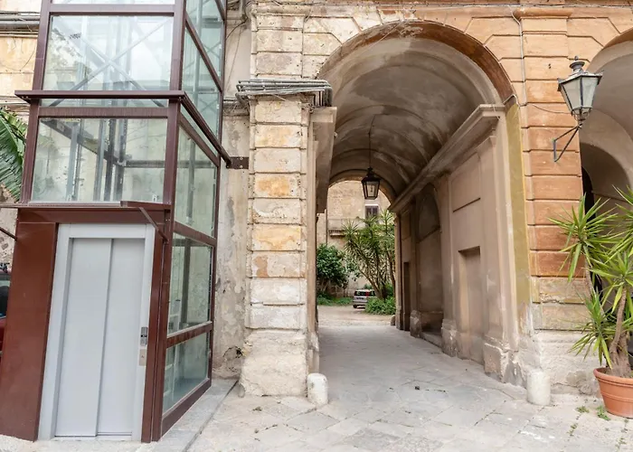 Ajutamicristo Domus By Domusicily Apartamento